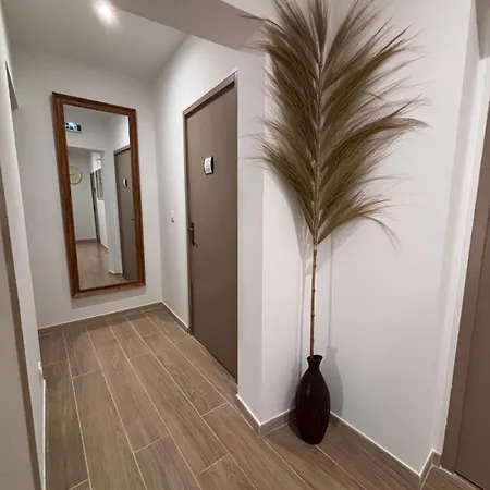 La Saphir Frühstückspension 3*