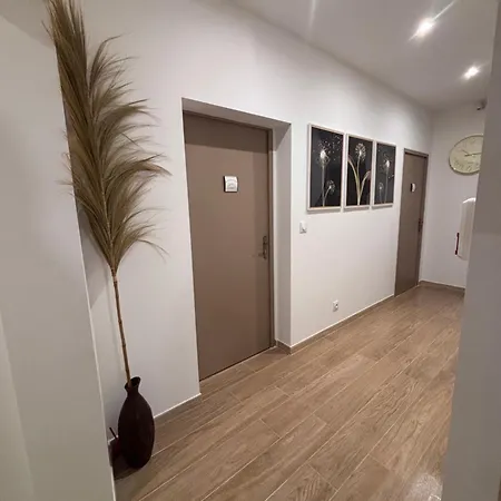 La Saphir Bed and Breakfast Ναρμπόν